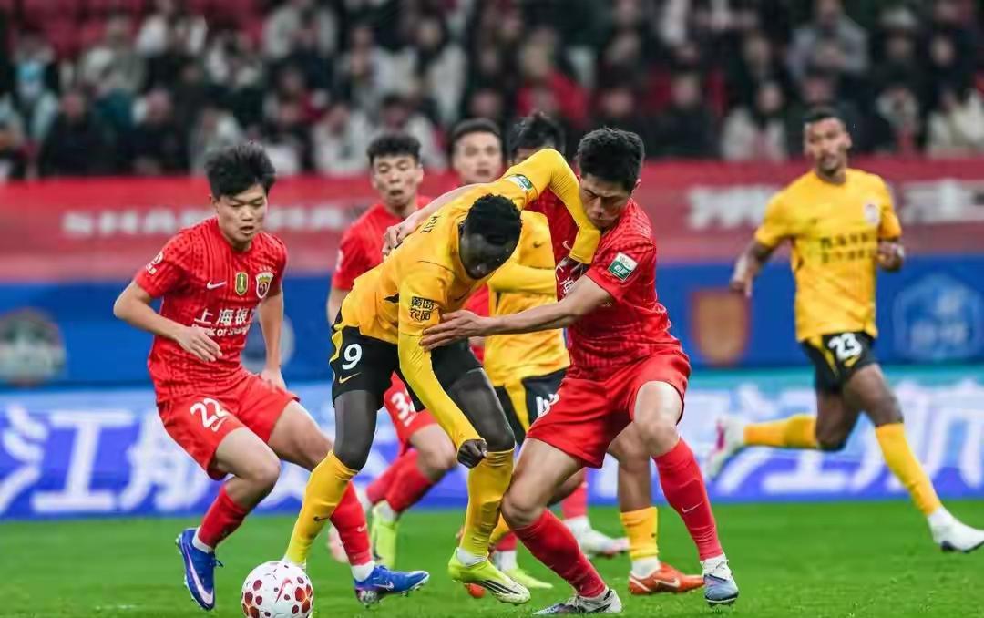 世界杯手机观看-低调！徐江盛赞山东泰山最有冠军相，球迷：嘴下留情，海港是冠军