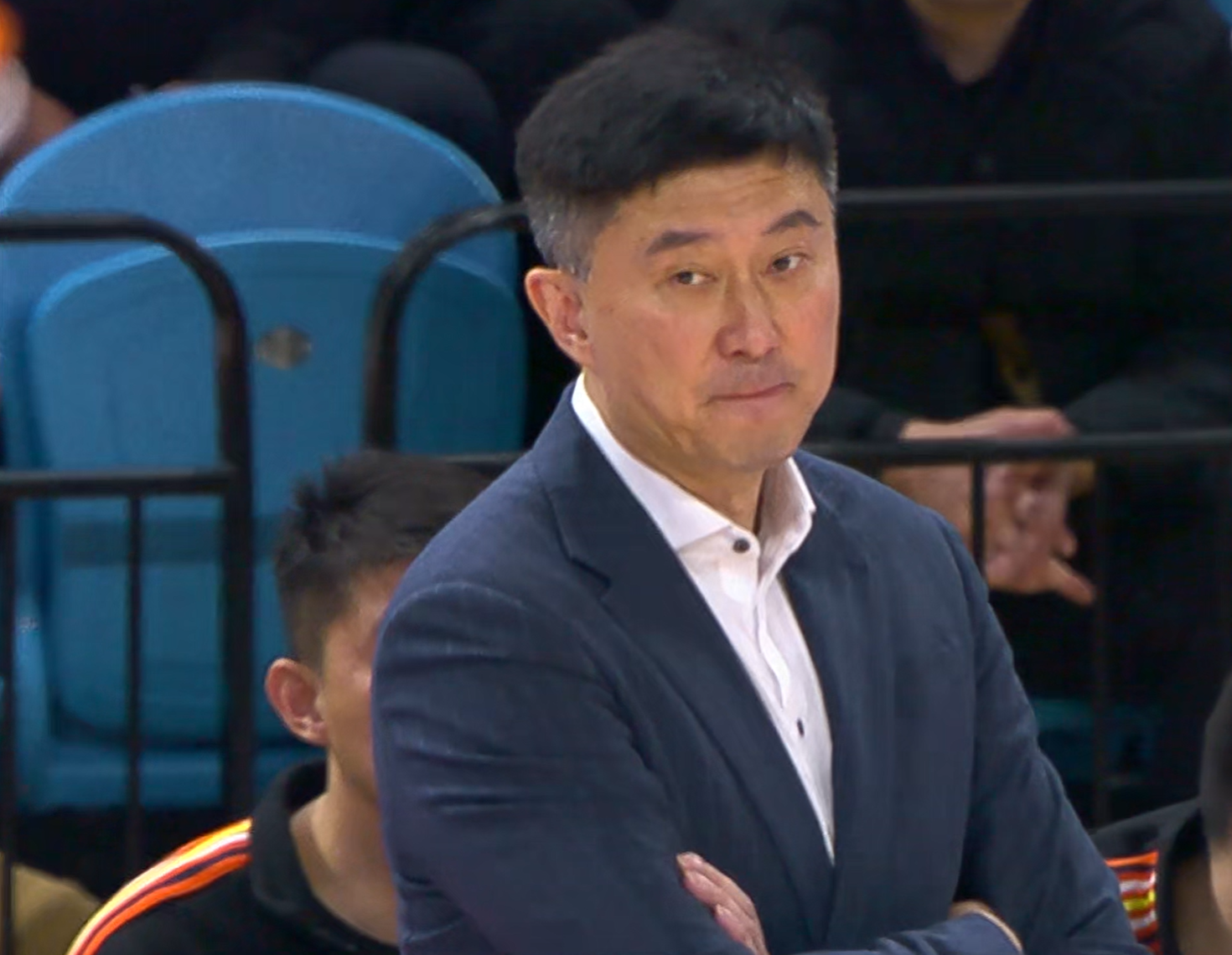 世界杯赛事官方入口-广东队输给辽宁16分！球迷：杜锋应向杨鸣学习，主动辞职